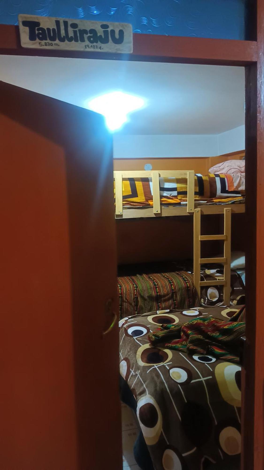 El Amauta De Los Andes Lodging Erik House 瓦拉斯 外观 照片